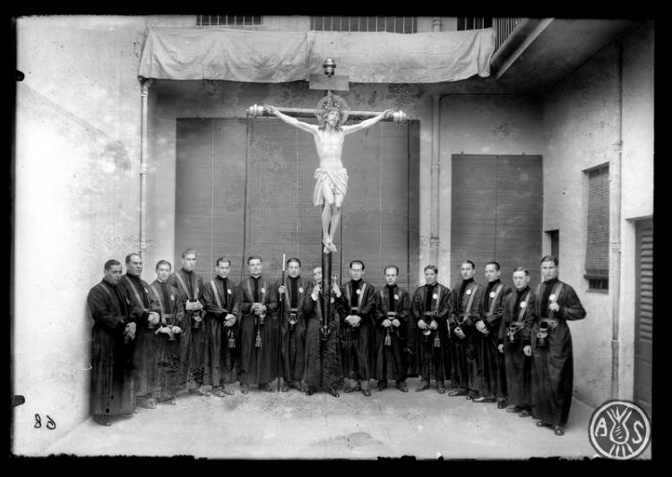 Secció de portants del Sant Crist de la parròquia de Sant Vicenç de Jonqueres. Sabadell