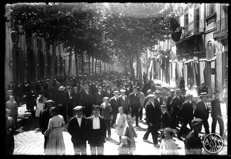 Manifestació ciutadana per la Rambla. Sabadell