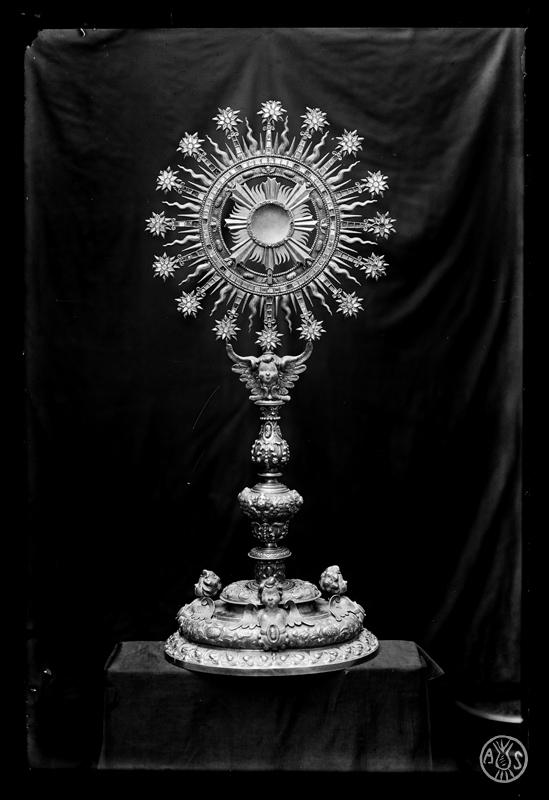 Custòdia de plata repussada de l'església de Sant Feliu. Sabadell