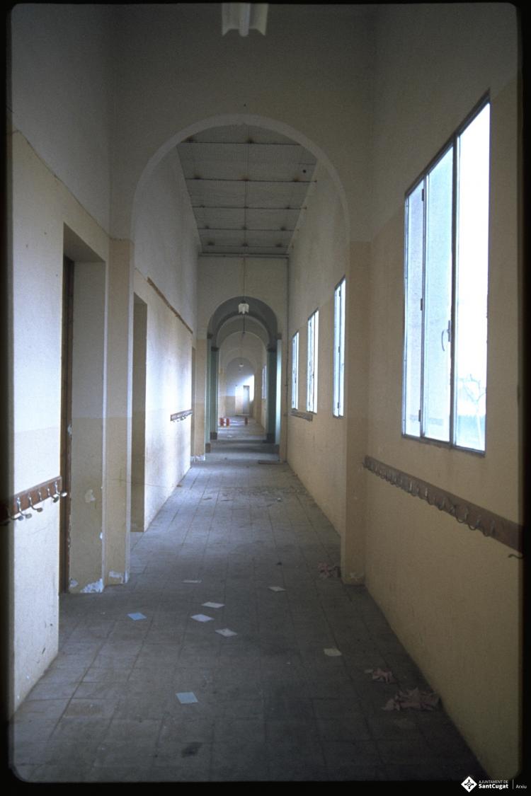 Escola Joan Maragall. Passadissos. 