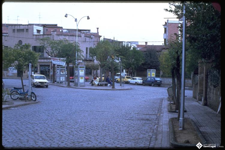 Plaça de Lluís Millet. 
