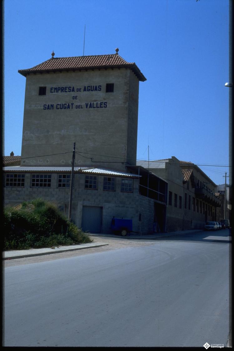 Torre de l'empresa d'aigües de l'avinguda de Rius i Taulet. 
