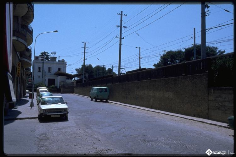 Avinguda de Lluís Companys, a tocar de l'estació de ferrocarrils. 