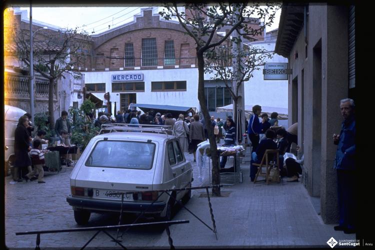 Mercat setmana al carrer a l'avinguda de Catalunya. 