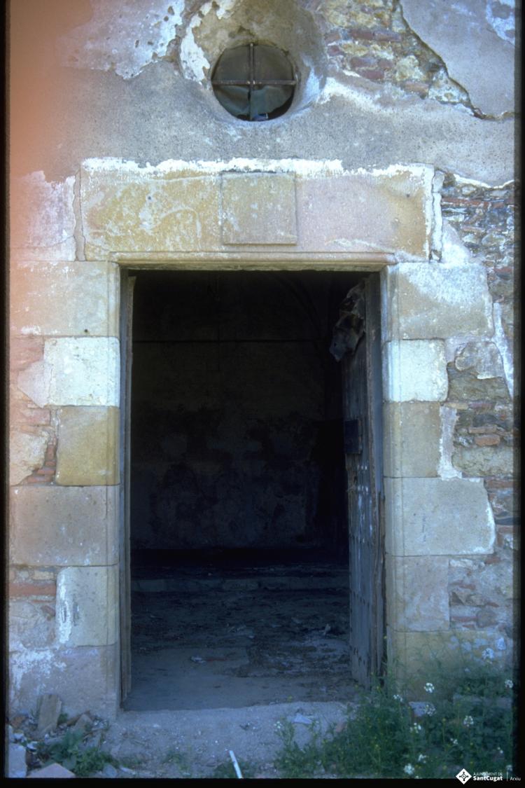 Capella de Sant Domènec, abans de la rehabilitació de l'edifici. 