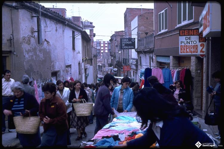 Mercat setmanal al carrer de l'Endavallada. 