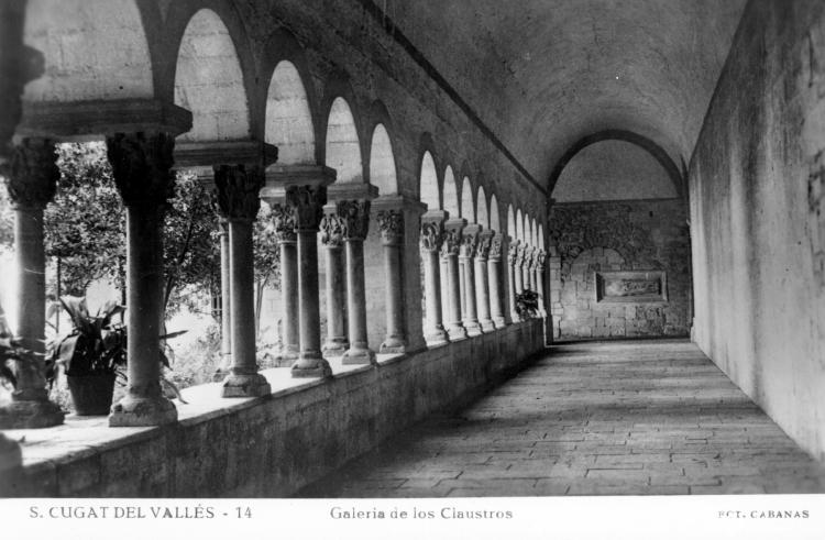 S. Cugat del Vallés - 14. Galeria de los claustros . FOT. CABANAS.