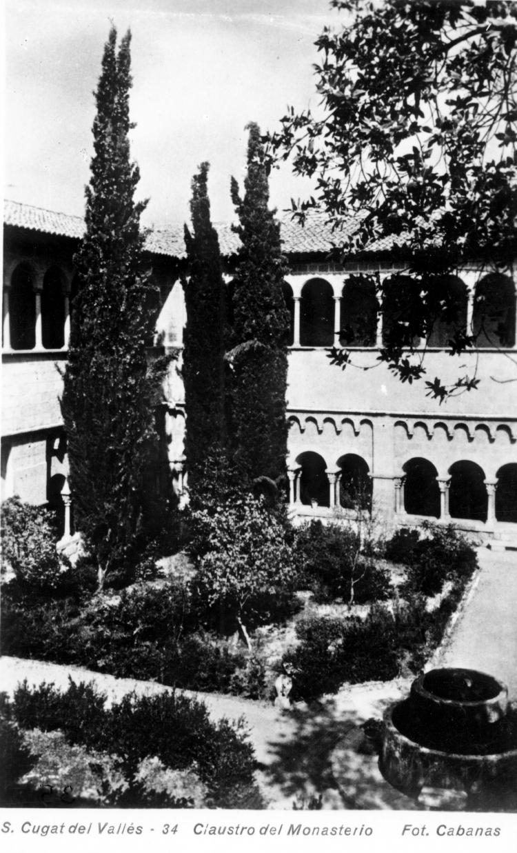 S. Cugat del Vallés - 34. Claustro del  Monasterio. Fot. Cabanas.