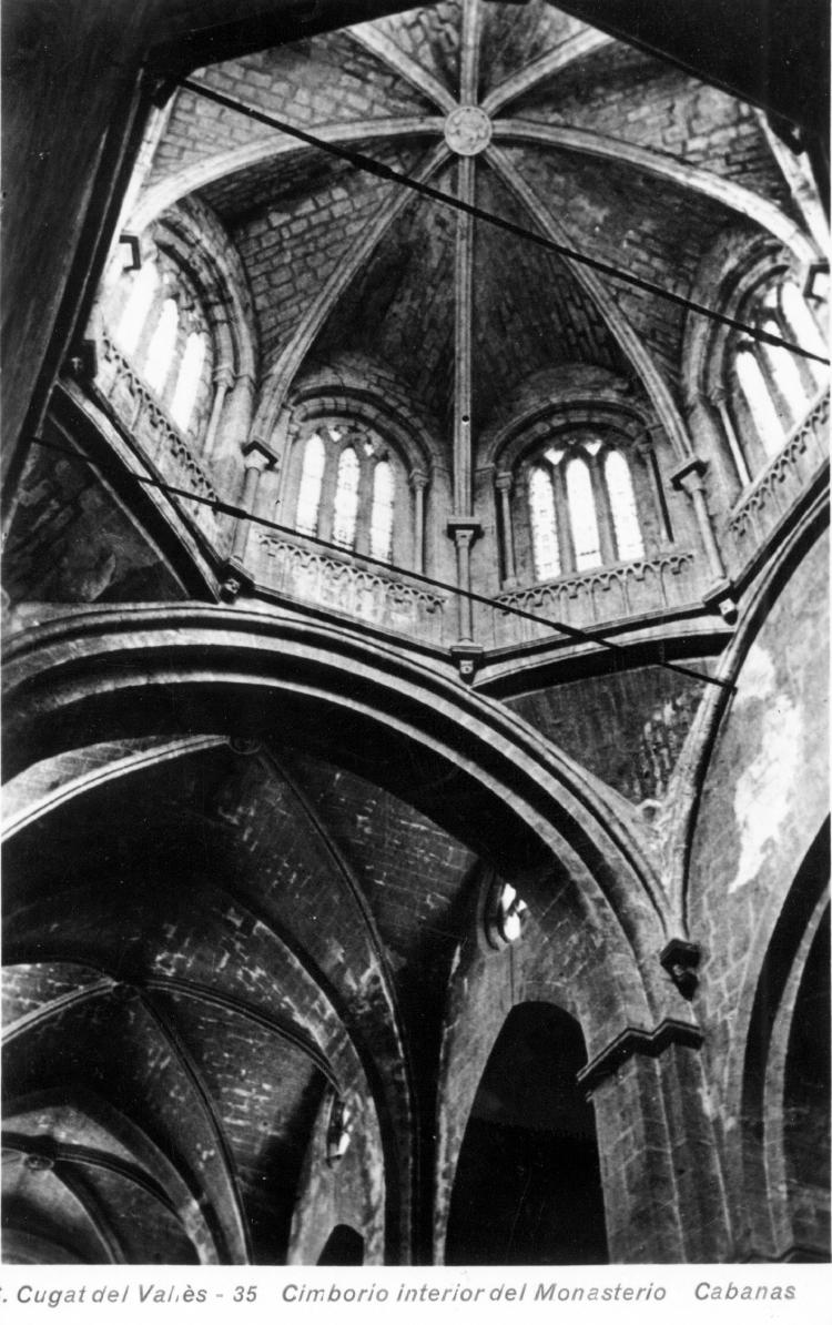 S. Cugat del Vallés - 35. Cimborio interior del Monasterio. Cabanas.