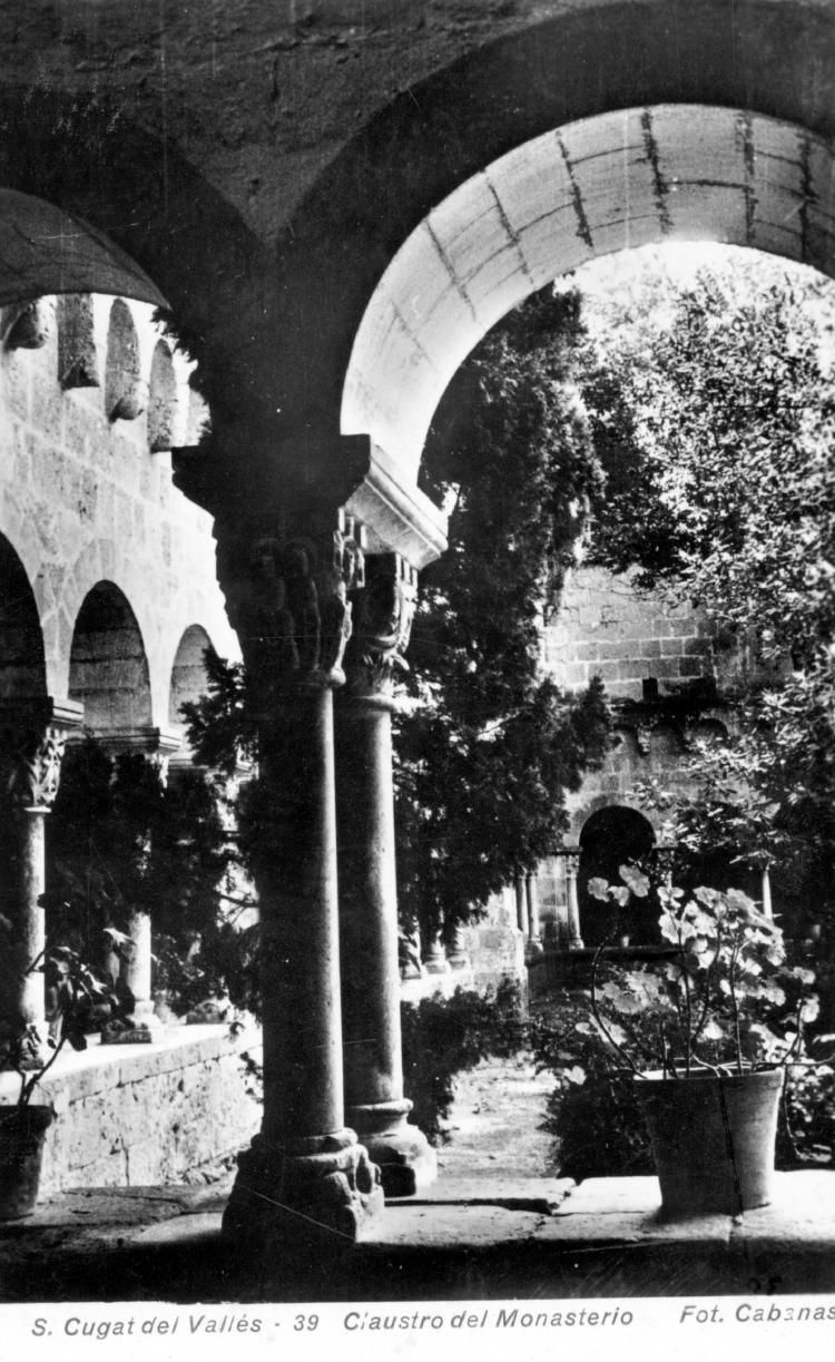S. Cugat del Vallés - 39. Claustro del  Monasterio. Fot. Cabanas.