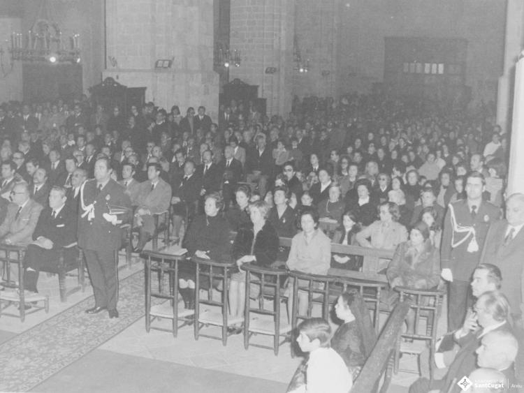Missa celebrada en honor al dictador Francisco Franco Bahamonde, a l'església de Sant Pere d'Octavià.
