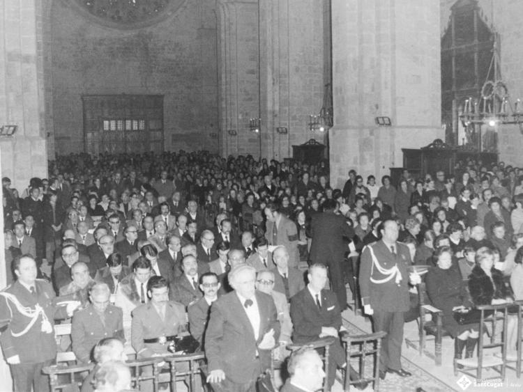 Missa celebrada en honor al dictador Francisco Franco Bahamonde, a l'església de Sant Pere d'Octavià.