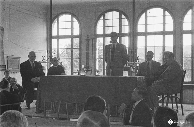 Actes de la festa inaugural de la restaurada Societat Coral La Unió Santcugatenca. Parlaments.