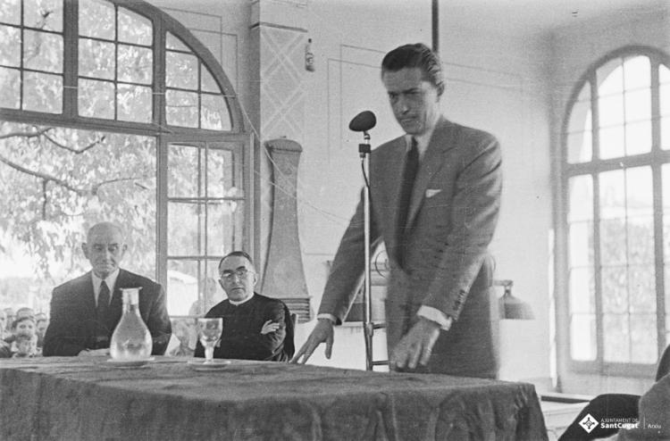 Actes de la festa inaugural de la restaurada Societat Coral La Unió Santcugatenca. Parlaments.