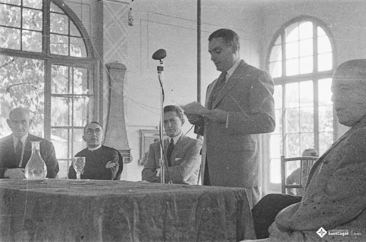 Actes de la festa inaugural de la restaurada Societat Coral La Unió Santcugatenca. Parlaments.