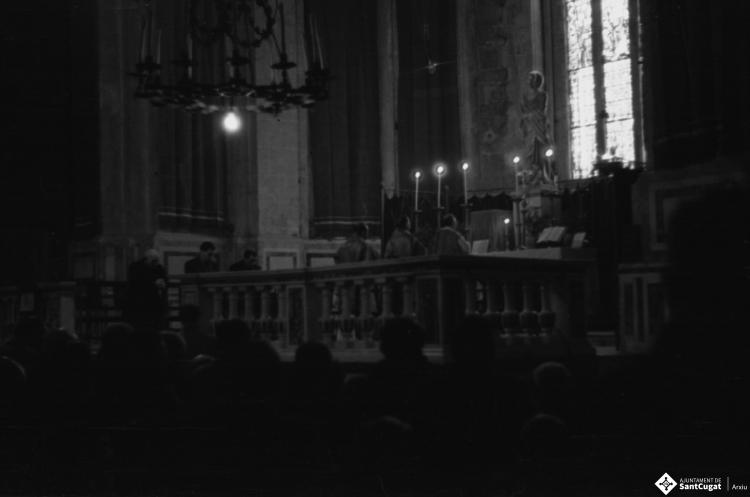 Celebració de l'eucaristia, a l'església de Sant Pere d'Octavià.