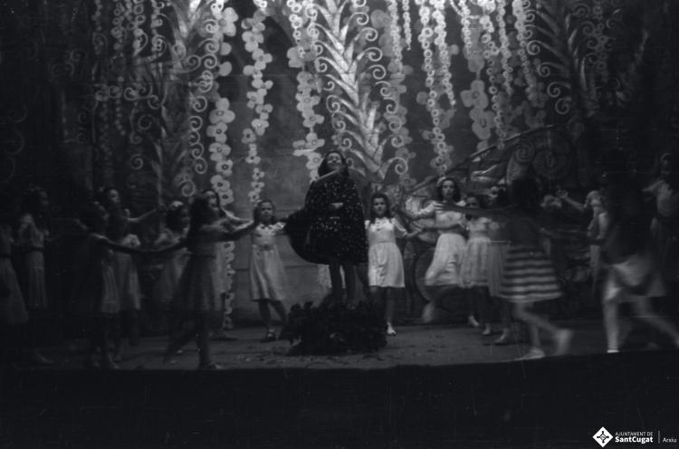 Representació infantil al Teatre de la Unió [?].