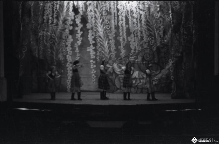 Representació infantil al Teatre de la Unió [?].