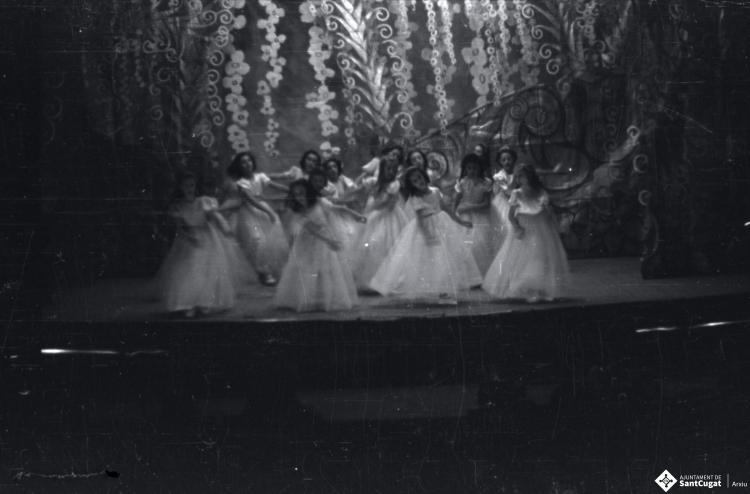 Representació infantil al Teatre de la Unió [?].