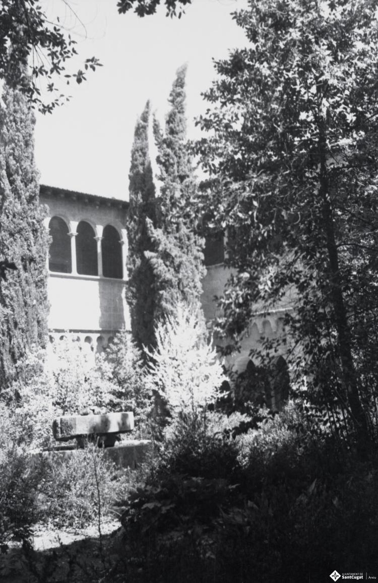Vistes del Claustre del Monestir de Sant Cugat del Vallès.