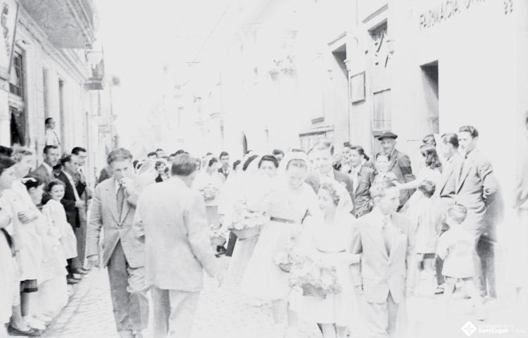 Grups de joves balladors del Paga-li Joan.