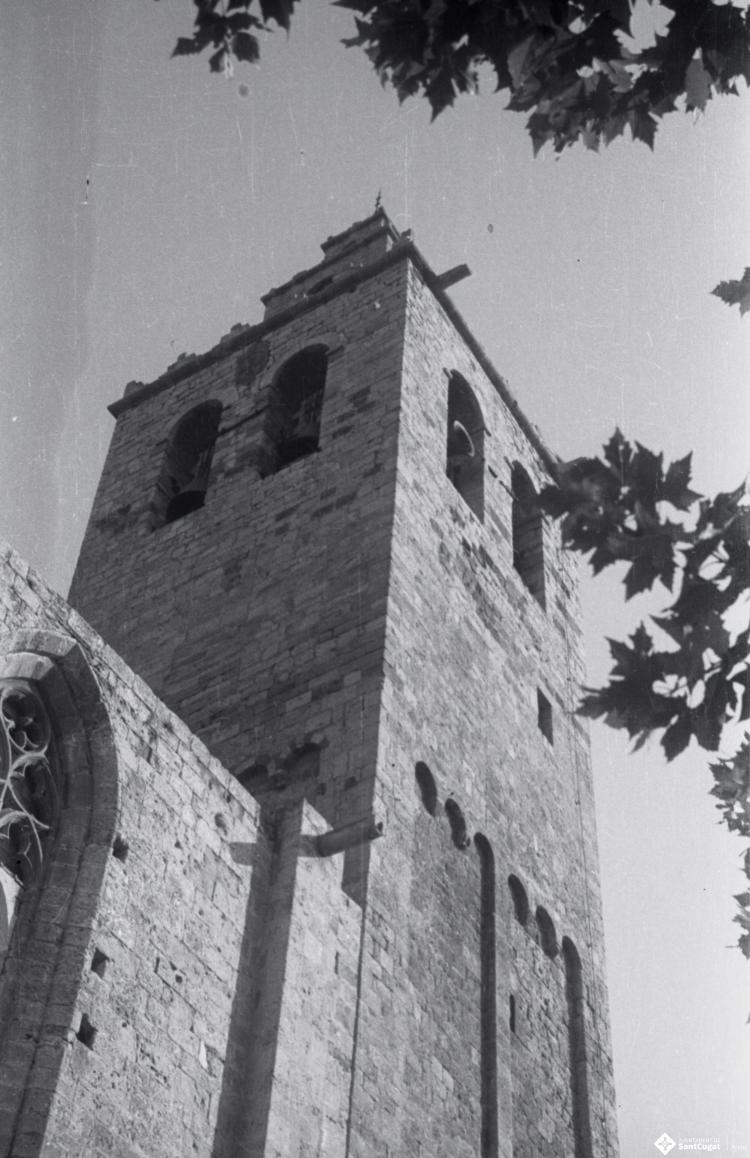 Campanar de l'església de Sant Pere d'Octavià.
