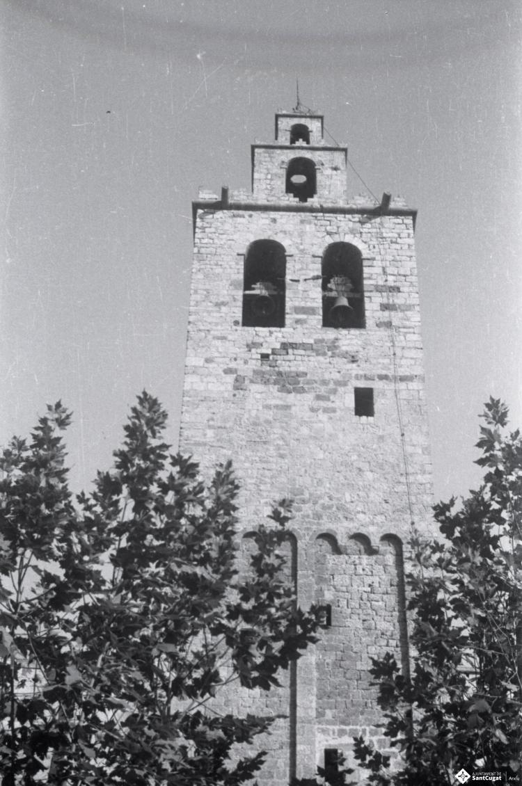 Campanar de l'església de Sant Pere d'Octavià.