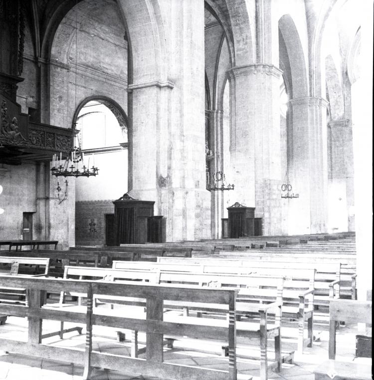 Interior de l'església de Sant Pere d'Octavià.