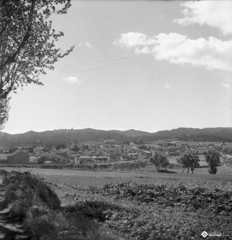 Vista del carrer de Lluís Companys des de l'avinguda de Rius i Taulet.