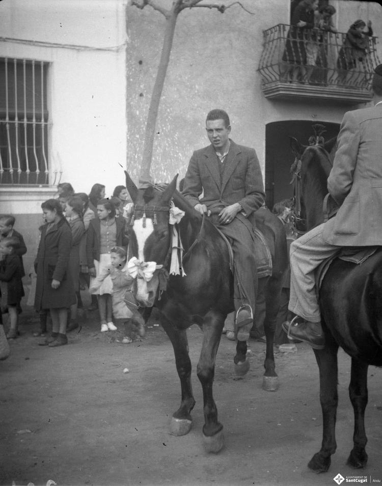 Festa de Sant Antoni Abat. Retrat de Gabriel Castañer Roqué a cavall