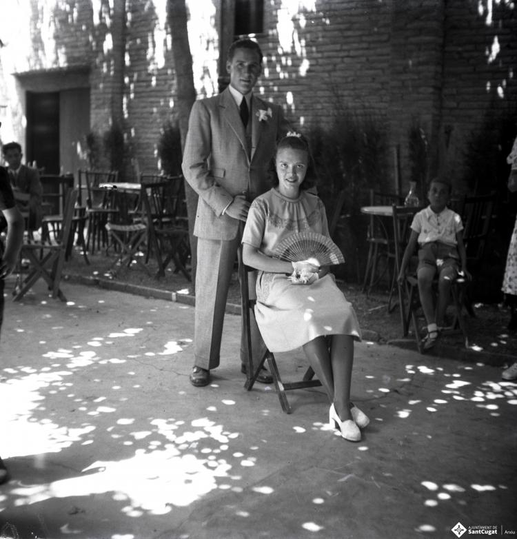 Festa Major. Retrat d'una parella de balladors del Paga-li Joan, a la Unió.