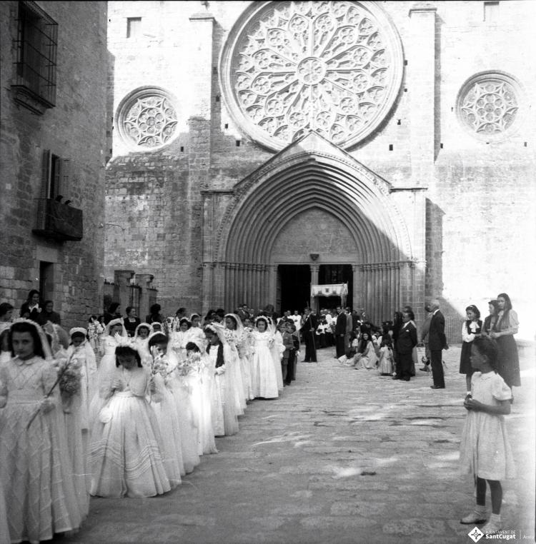 Processó del Corpus a la llotgeta del monestir.
