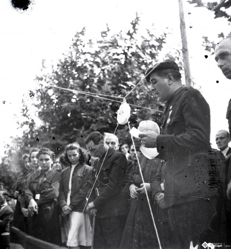 Fira de setembre. Desfilada i actes politicomilitars als Quatre Cantons, festa del Frente de Juventudes, en presència del governador civil.