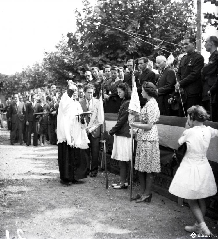 Fira de setembre. Desfilada i actes politicomilitars, a l'actual Parc de l'Hort de l'Abat-Jardins del Paga-li Joan.