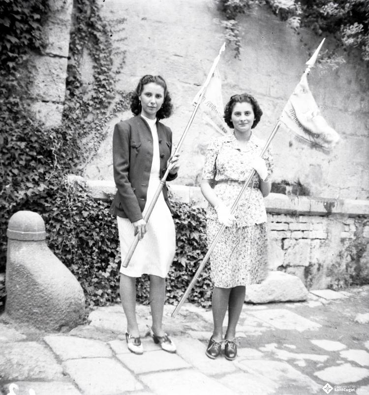 Fira de setembre. Desfilada i actes politicomilitars, a l'actual Parc de l'Hort de l'Abat-Jardins del Paga-li Joan.