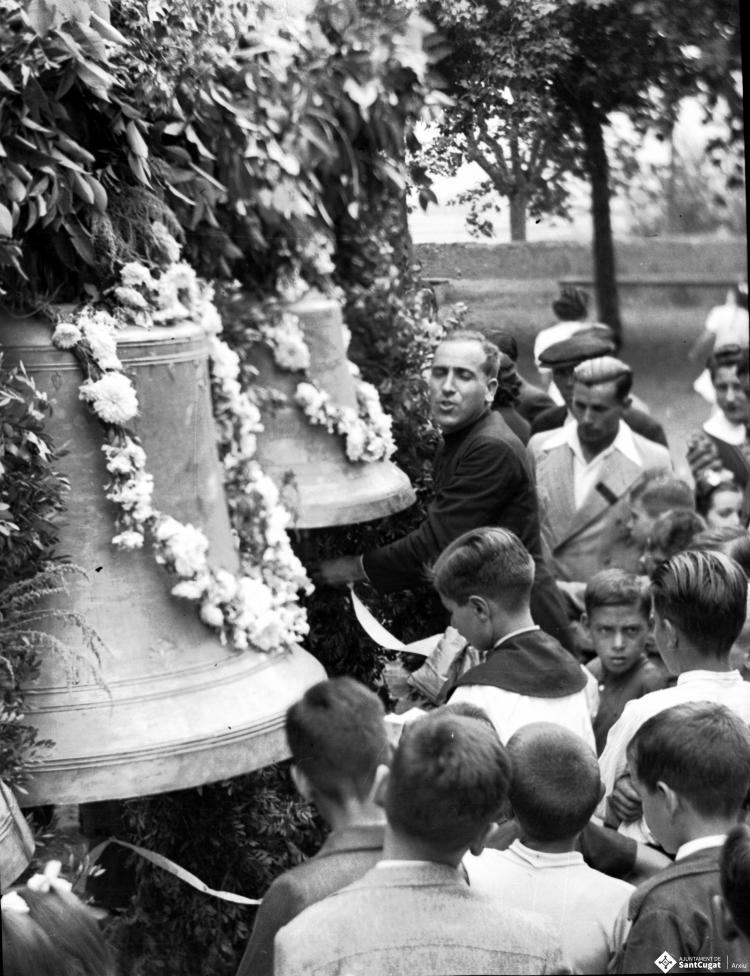 Benedecció de les campanes Severa, Juliana i Semproniana, per reposició de les campanes que durant la Guerra Civil van ser foses per ser convertides en material de guerra. 8 de setembre de 1940.