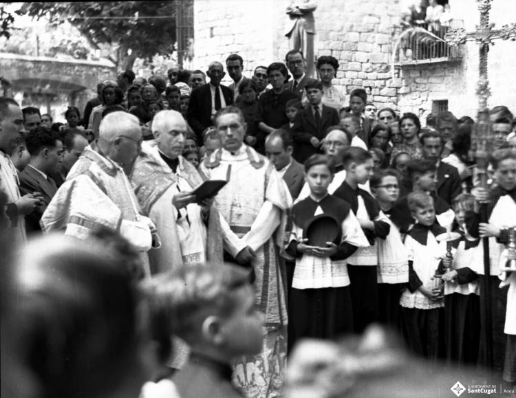 Benedecció de les campanes Severa, Juliana i Semproniana, per reposició de les campanes que durant la Guerra Civil van ser foses per ser convertides en material de guerra. 8 de setembre de 1940.