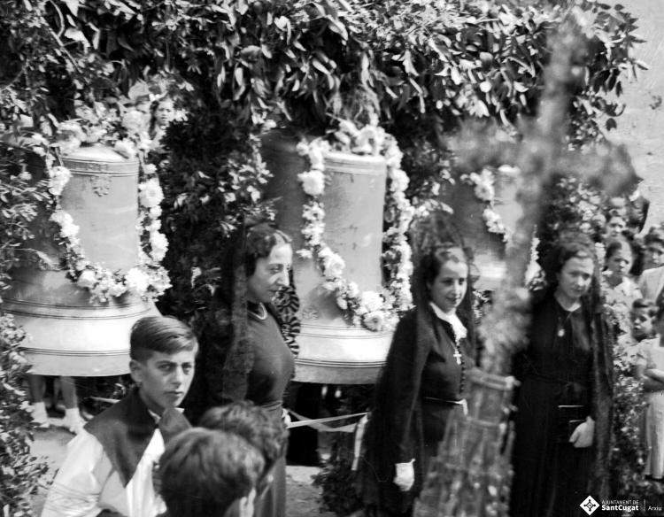 Benedecció de les campanes Severa, Juliana i Semproniana, per reposició de les campanes que durant la Guerra Civil van ser foses per ser convertides en material de guerra. 8 de setembre de 1940.
