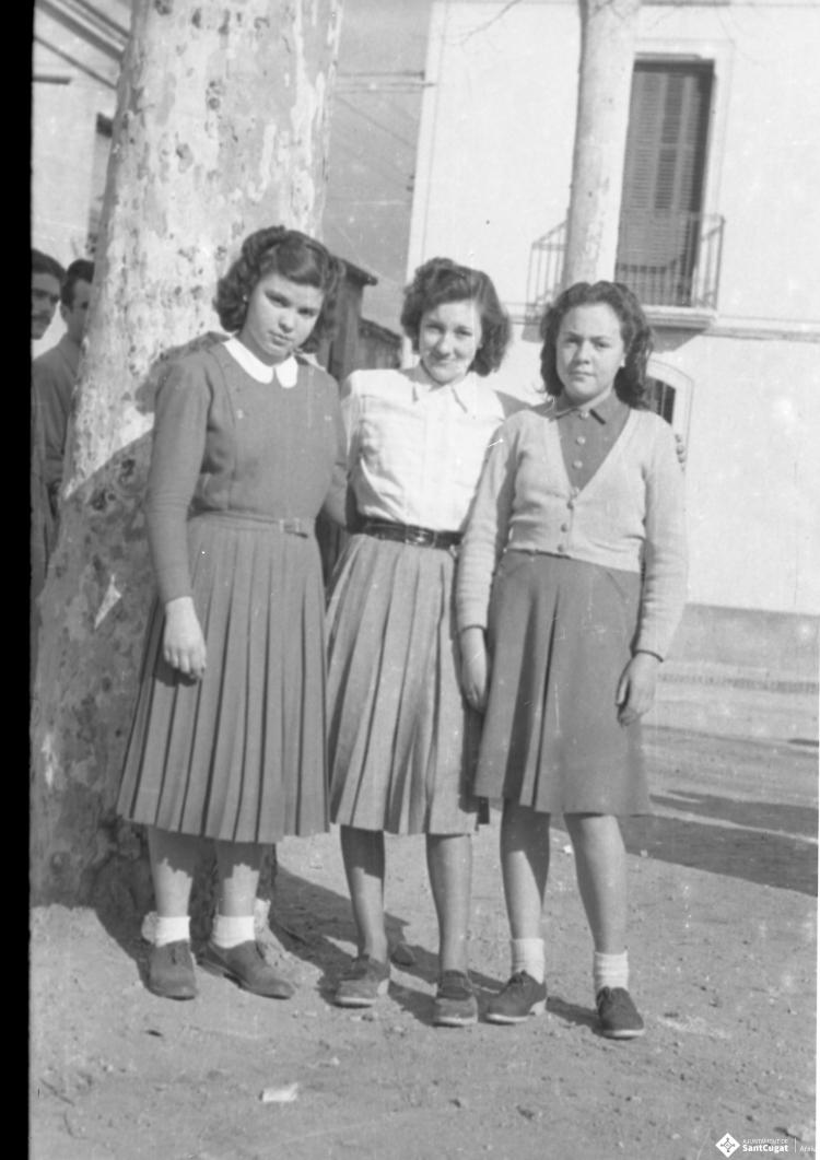 Sardanes, a la plaça de Barcelona.