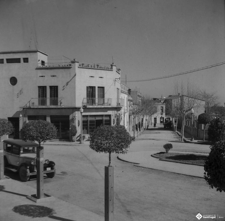 Plaça de Lluís Millet, bar Catalunya, de Sant Cugat del Vallès.