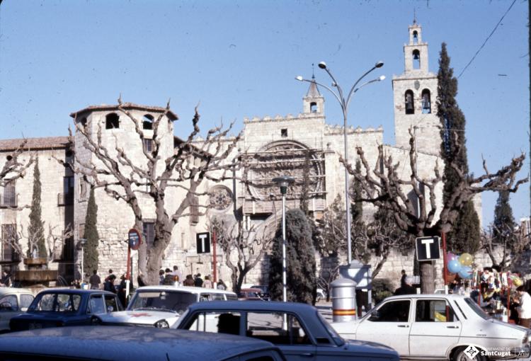 Vistes de Sant Pere d'Octavià i de la plaça d'Octavià.