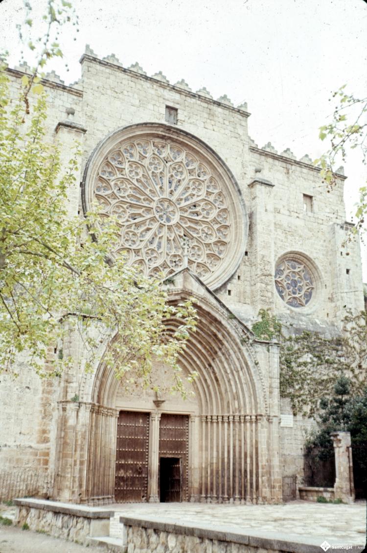 Façana principal del Monestir, de Sant Cugat del Vallès.