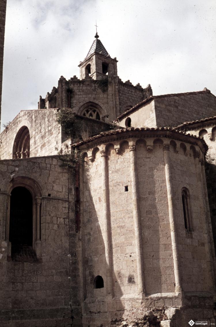 Vistes del monestir de Sant Cugat del Vallès.