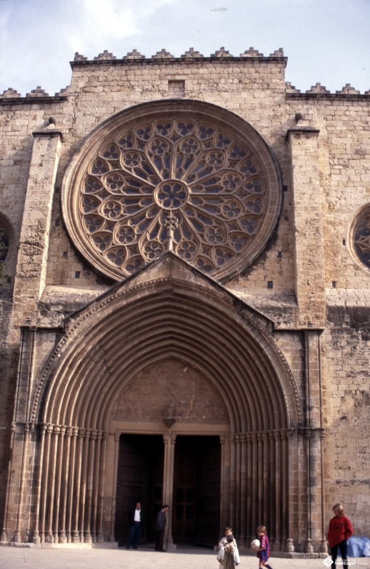 Vistes del monestir de Sant Cugat del Vallès.