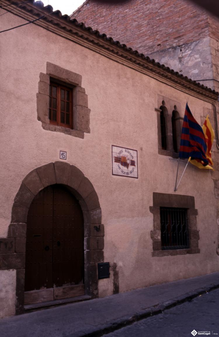 Seu de la penya Blaugrana al carrer de Sant Domènec, de Sant Cugat del Vallès. 