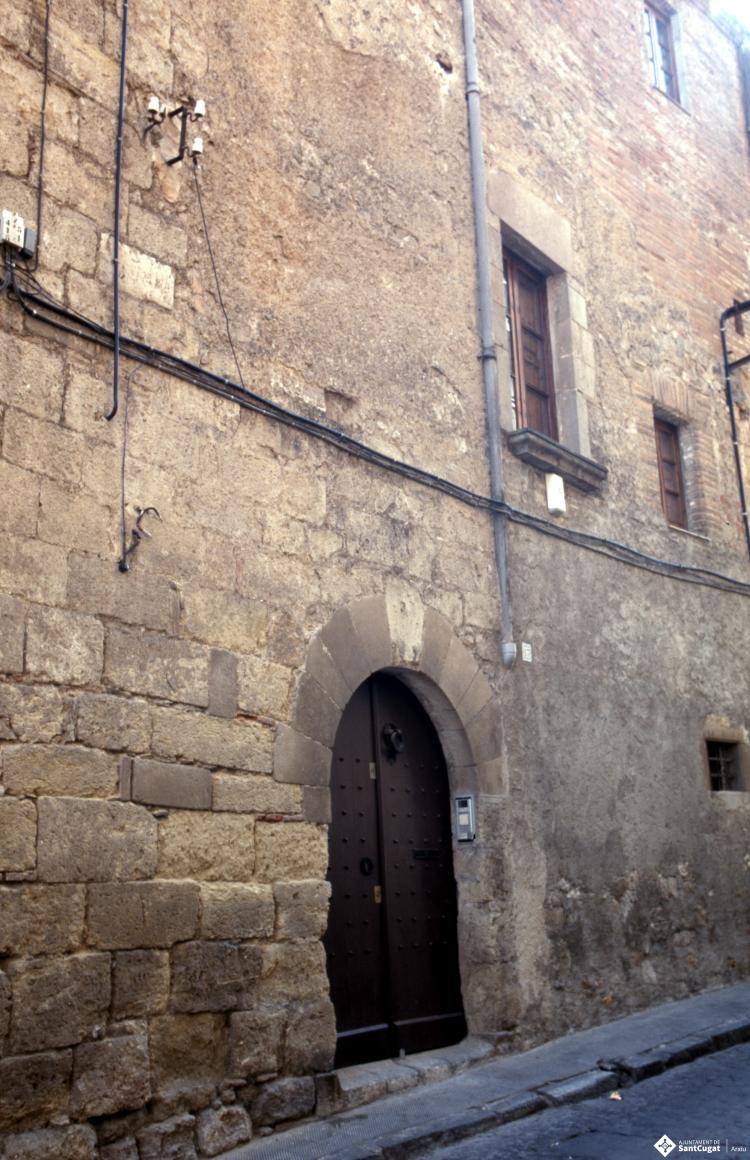 Seu de la penya Blaugrana al carrer de Sant Domènec, de Sant Cugat del Vallès. 