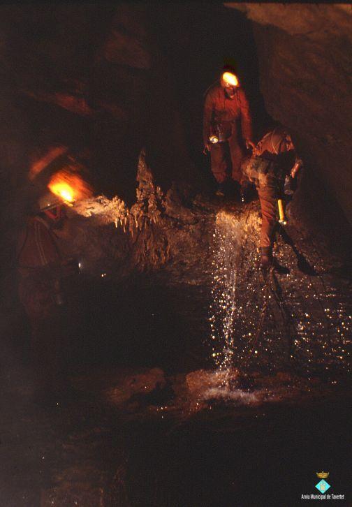 33 Cova del Serrat del Vent