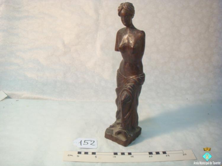 0152-Venus, talla en fusta