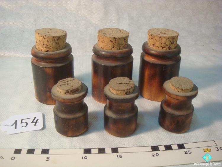 0154-Col·lecció de pots de fusta
