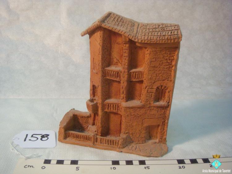 0158-Casa amb balcons de terracota